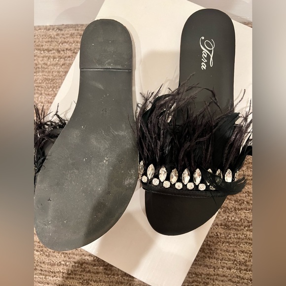 Bohemian Style Rhinestone Sandals - Picture 3 of 3